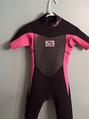 Fluide Kids Short Sleeve Swim Suit in Pink and Black